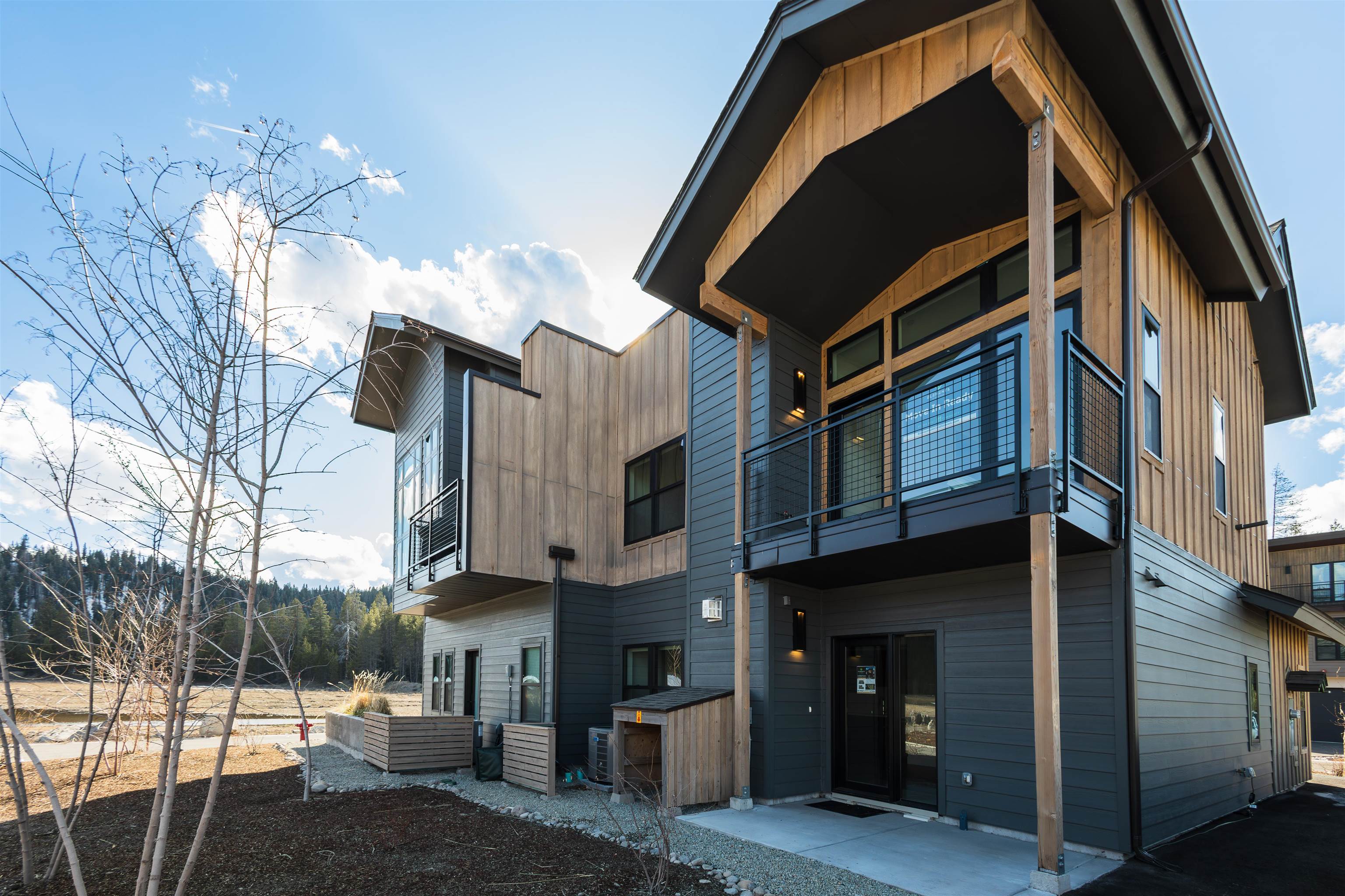 MLS #20242066 image #1